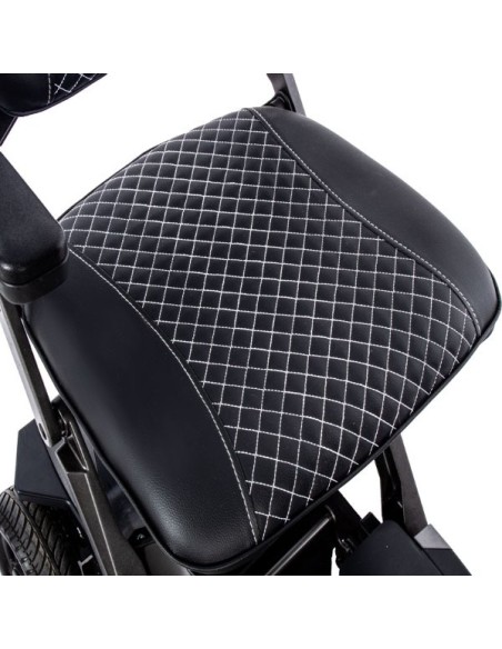 Scooter eléctrico con plegado electrónico y amortiguaciones | Lanzarote